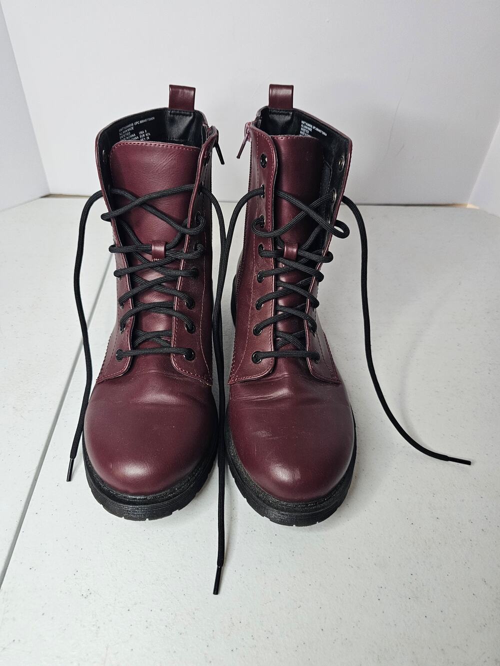 Size 9 boots time and Tru